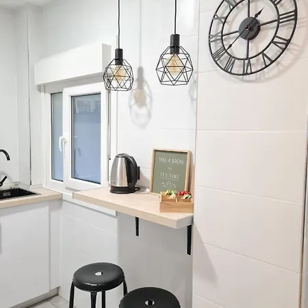 Apartamento Ayuntamiento Parking Gratis. Auto Check-in. Bilbao