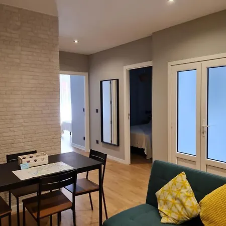 Ayuntamiento Parking Gratis. Auto Check-in. Більбао