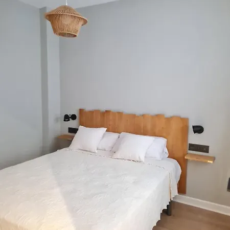 Ayuntamiento Parking Gratis. Auto Check-in. Більбао