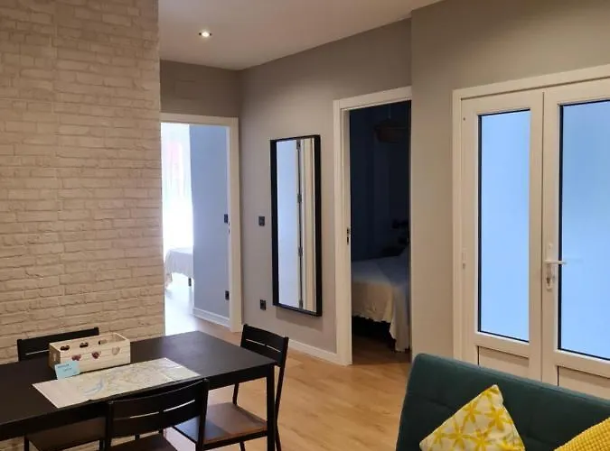 Ayuntamiento Parking Gratis. Auto Check-in. Бильбао